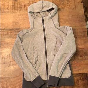 Lululemon Scuba Hoodie - size 6 - $35